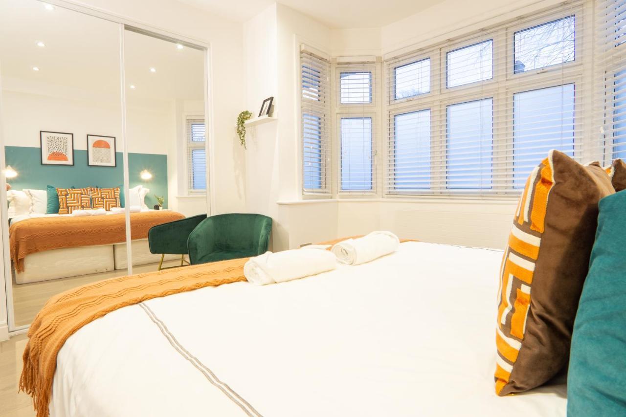 A Beautiful One Bedroom Flat With Garden & Parking Mill Hill Kültér fotó